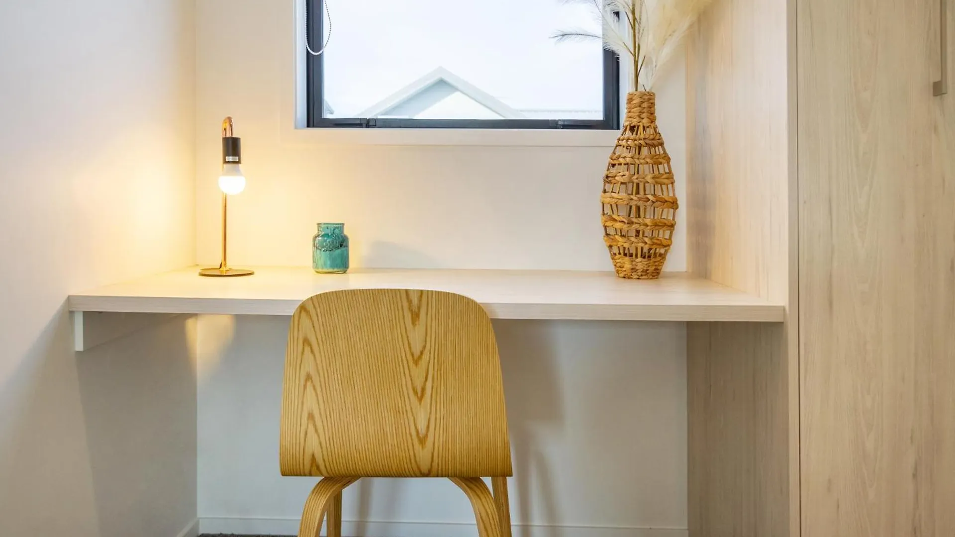 Serenity By The Sea: Coastal Escape1 Bed 1 Bath Christchurch 0*,