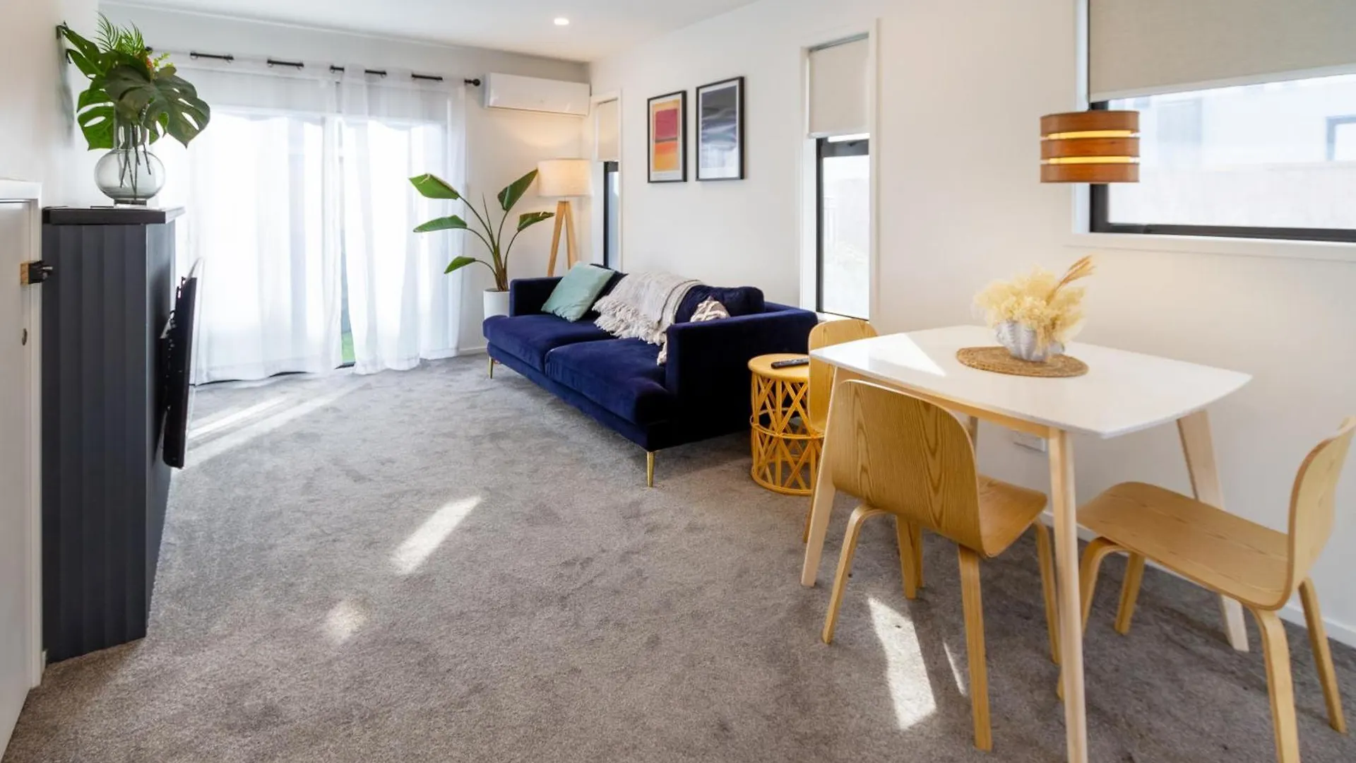 Serenity By The Sea: Coastal Escape1 Bed 1 Bath Christchurch New Zealand